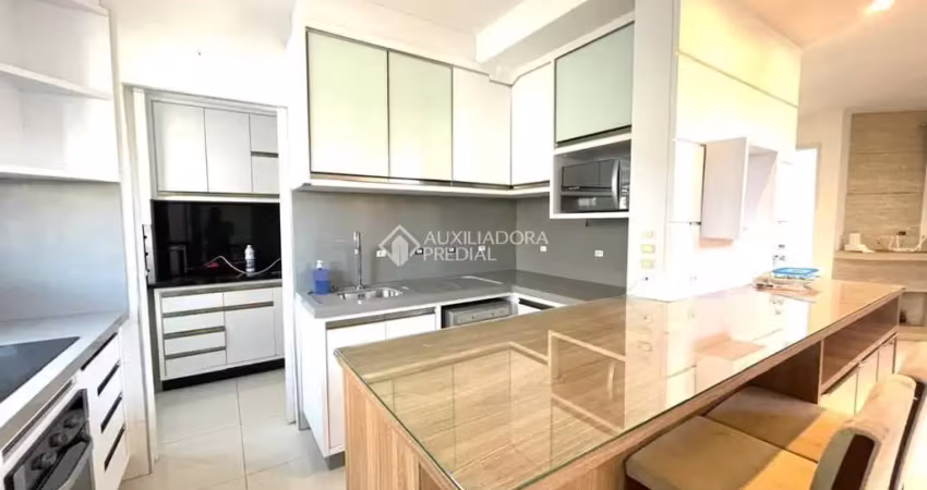 Casa em condomínio fechado com 3 quartos para alugar na Rua Grumixama, 201, Campeche, Florianópolis