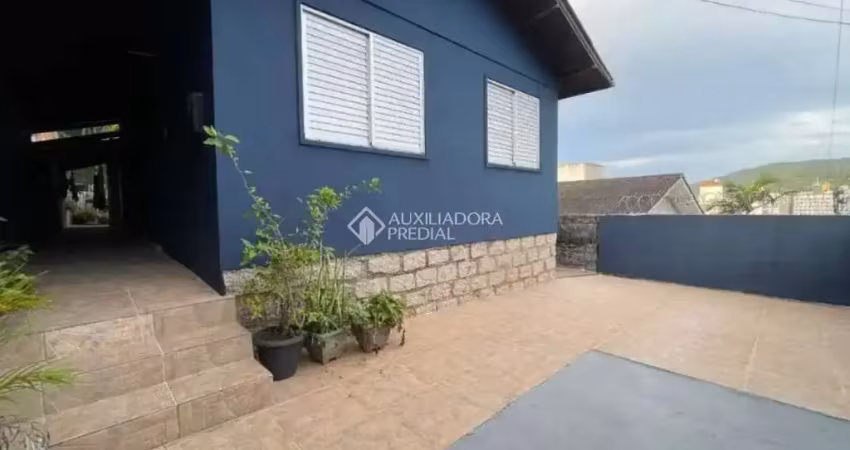 Casa com 2 quartos para alugar na Rua Oge Fortkamp, 257, Trindade, Florianópolis
