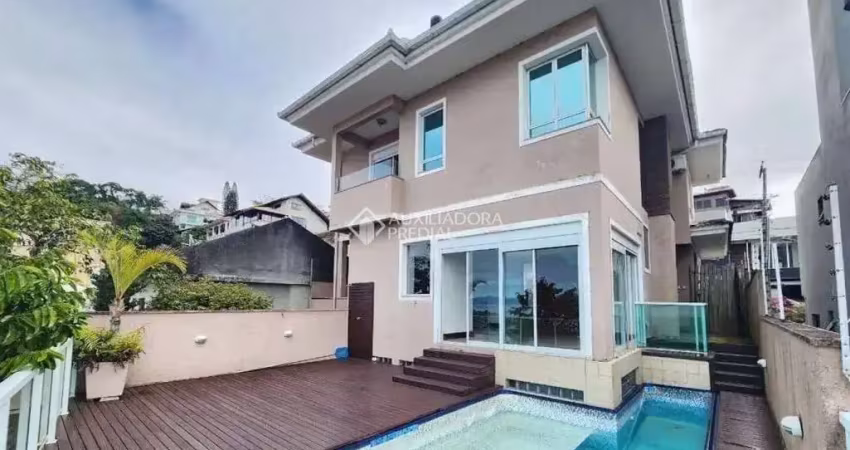 Casa com 3 quartos para alugar na Rua Anna Orlandina Maciel, 355, Centro, São José