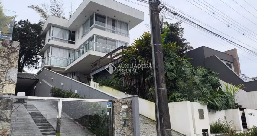 Casa com 4 quartos para alugar na Rua Jarí, 95, Pedra Branca, Palhoça