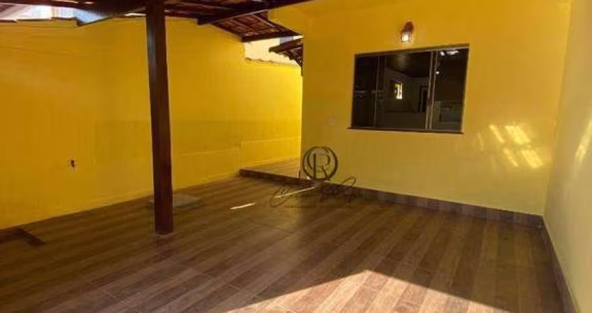 Casa com 3 dormitórios para alugar, 126 m² por R$ 2.600,00/mês - Parque Burle - Cabo Frio/RJ