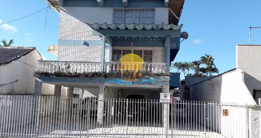 Apartamento à venda na Kennedy, 420, Caiobá, Matinhos