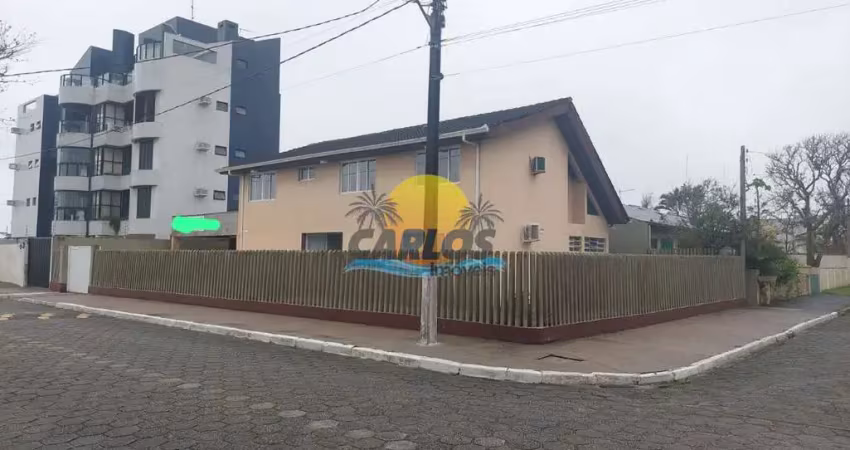 Casa com 5 quartos à venda na 1 Esquina Com a Lateral, 316, Saint Etiene, Matinhos