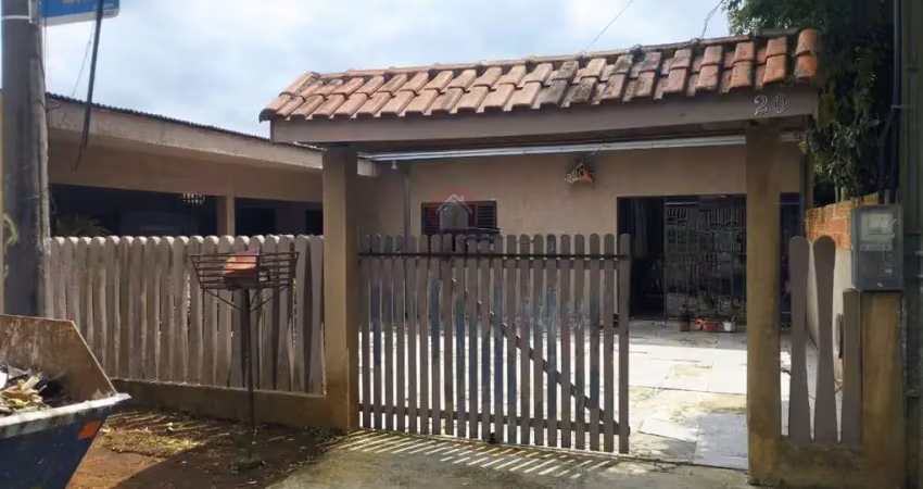 Casa com 3 quartos à venda na Rua Amapá, Iguaçu, Araucária