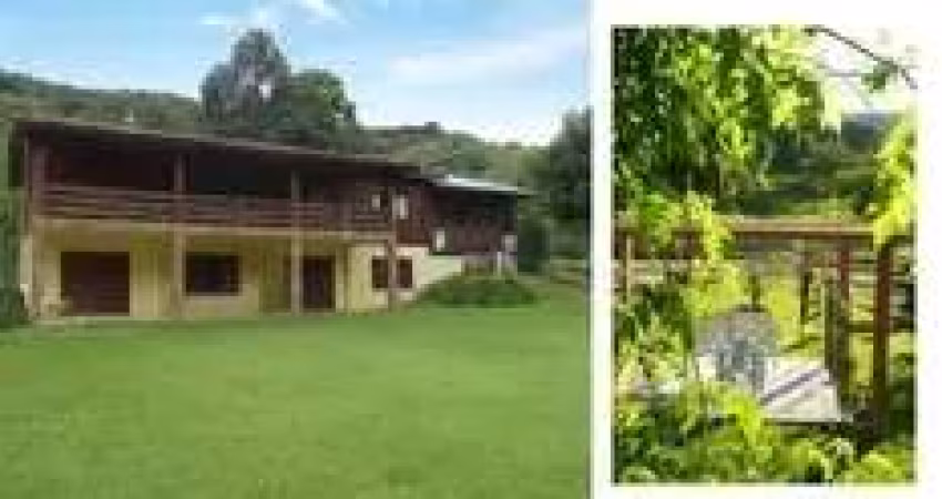 Sítio / Chácara para Venda no bairro ZONA RURAL em BARRACAO, 3 quartos sendo 1 suíte, 4 vagas, 140 m² de área total, 140 m² privativos,