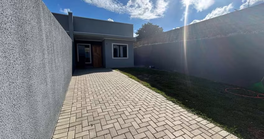 Casa para Venda no bairro Capela Velha em Araucária, 2 quartos sendo 1 suíte, 4 vagas, Sem Mobília, 60 m² de área total, 180 m² privativos,
