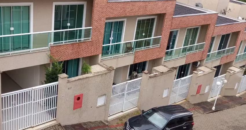 Lindo sobrado de m balneário camboriú, bairro nova esperança