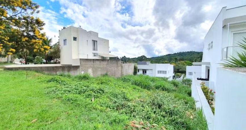 TERRENO NO CONDOMÍNIO GOLF VILLAGE - GRANJA VIANA