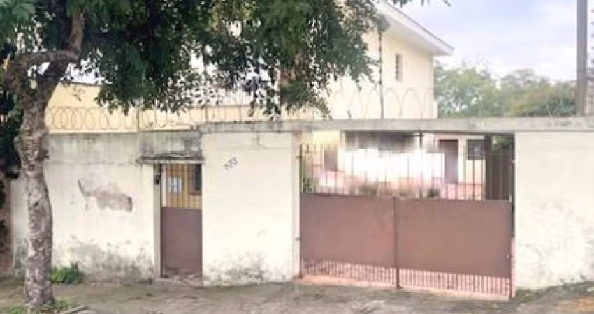 SOBRADO 2 DORMS. 4 VAGAS NO JD. COLOMBO