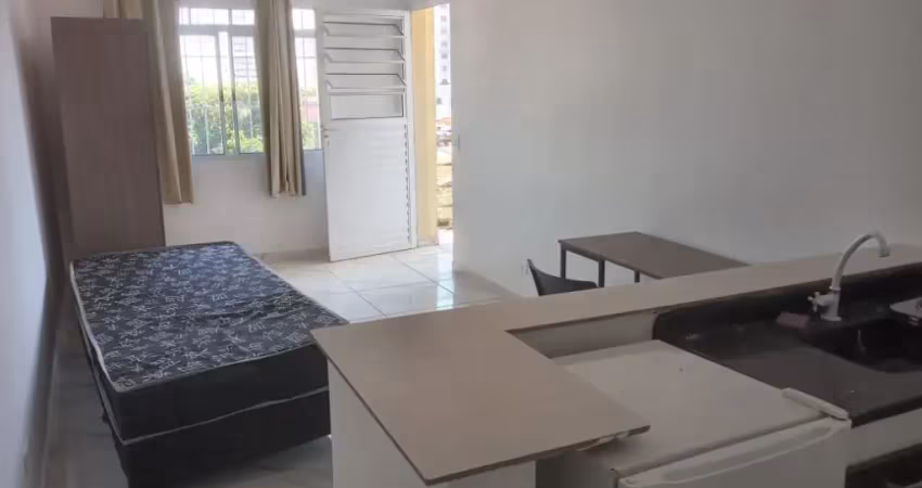 Kitnet/Excelente Localização -01 pequena $1300,00- Maior $1.450,00- Venha Conhecer!!