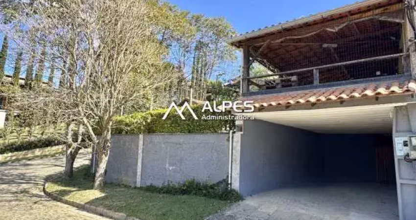 Excelente casa em condomínio, localizado em vargem grande, mobiliada, com muito verde, vista livre, com 2 casas no mesmo quintal.