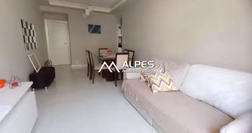 Excelente apartamento de 3 quartos mobiliado próximo a feirinha do alto, ensolarado, próximo a faculdade, com elevador e garagem.