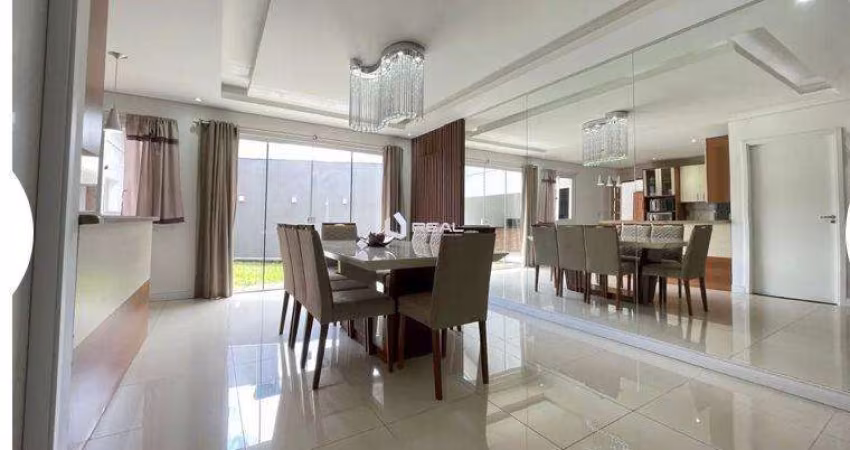 Linda  casa  de três dormitórios na Igara Canoas.