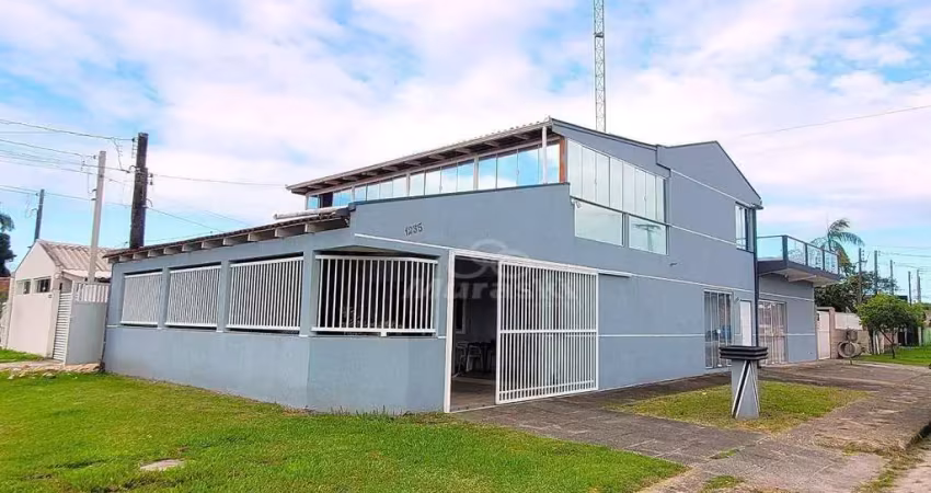 Casa e Sala comercial à venda por R$ 850.000 - Piçarras - Guaratuba/PR