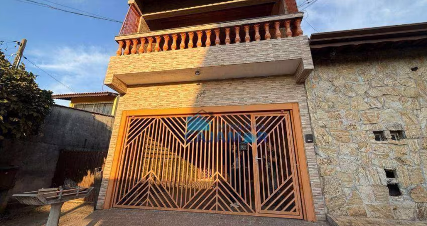 Casa com 3 dormitórios à venda, 250 m² por R$ 1.100.000,00 - Guaturinho - Cajamar/SP