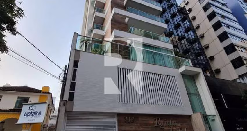 Um apartamento de alto padrão no coração do Centro,  onde o luxo encontra a tranquilidade.