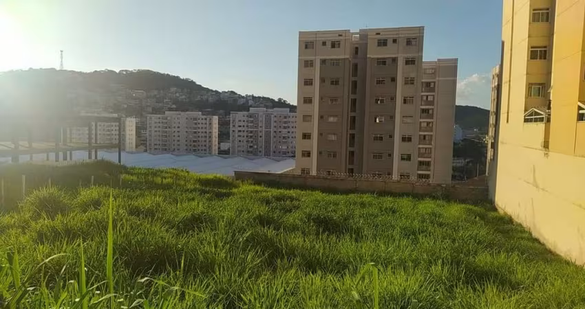 Terreno à venda no bairro Santa Catarina.