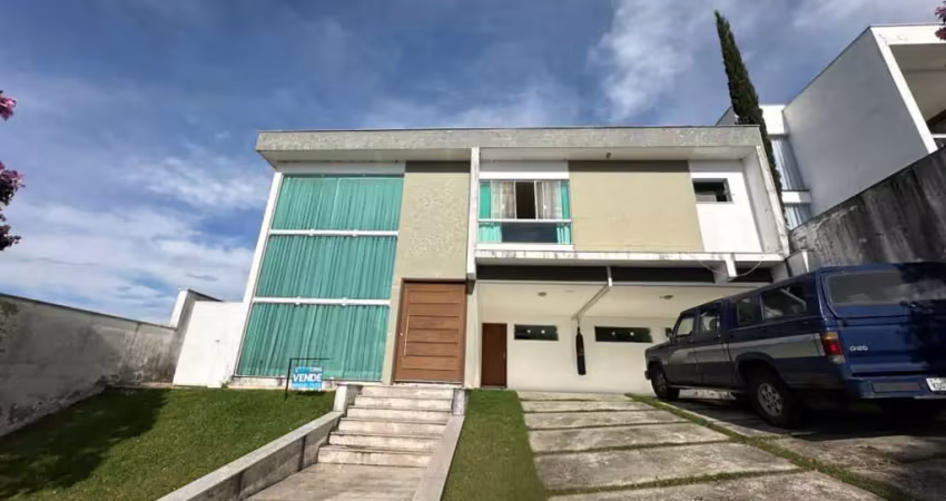 Segurança, exclusividade e o privilégio de viver no alto! essa casa tem tudo isso. casa à venda no spina ville!