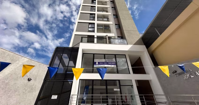 A vida acontece aqui! Apartamento de 1 quarto com uma localizção incrível.