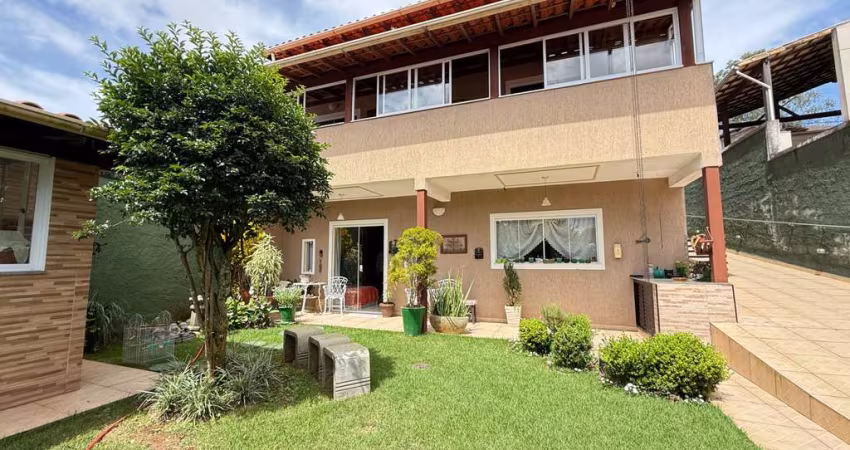 PRIVACIDADE! Casa à venda no Colinas do Imperador, no bairro São Pedro!