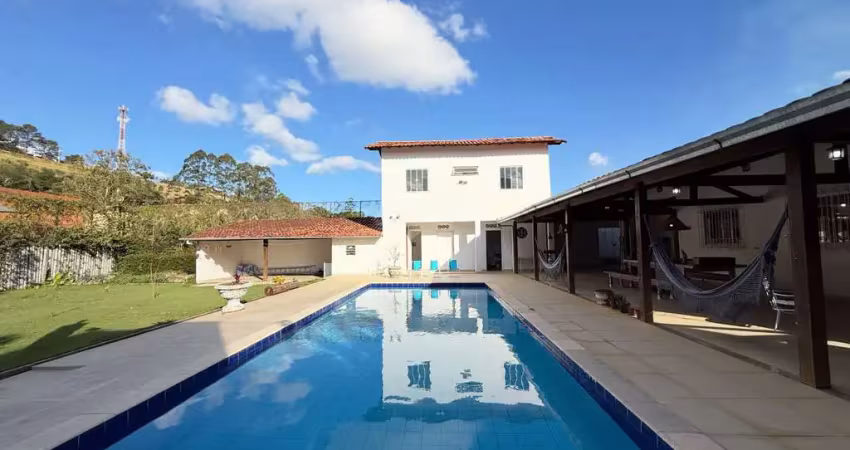 Casa com 3 quartos à venda no bairro jardim da serra!