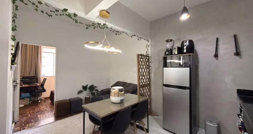 Apartamento com 2 quartos, mobiliado à venda no centro de juiz de fora.