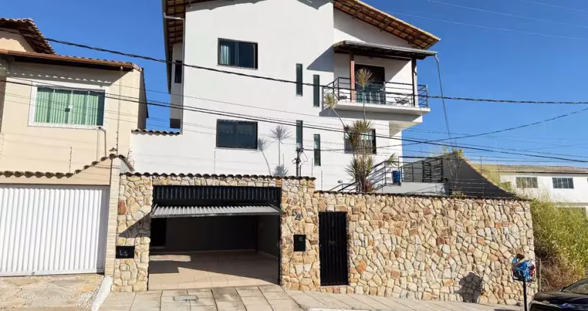 Casa com 3 quartos à venda na Rua Luiz de Souza Brandão, Quintas das Avenidas, Juiz de Fora