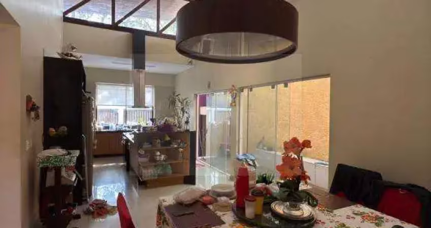 Casa à Venda em Espinheiro