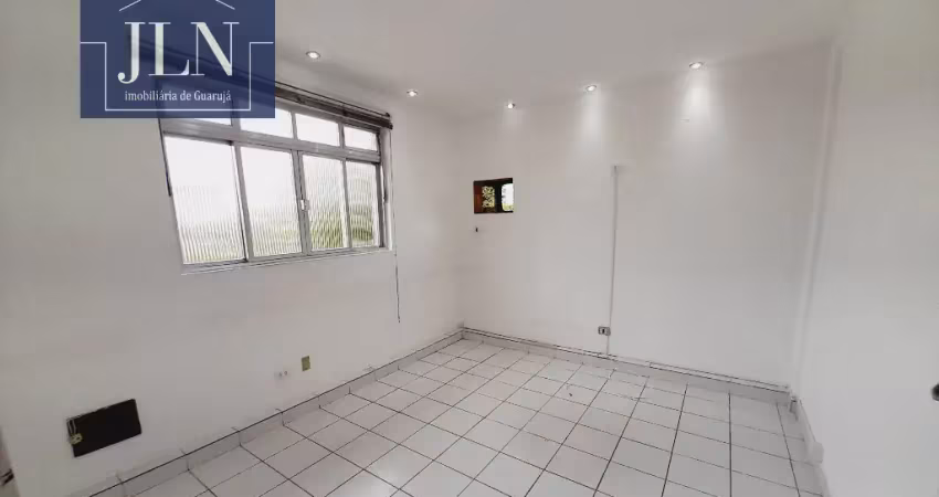 Sala comercial reformada na praia de pitangueiras / guarujá