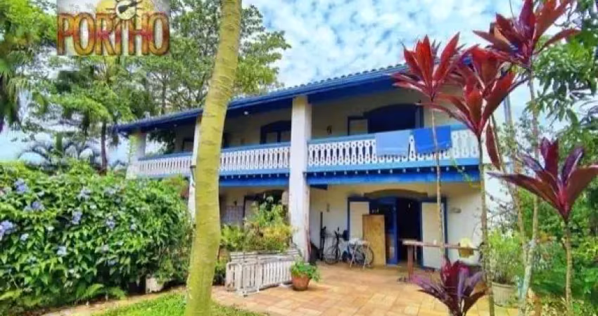 Casa estilo colonial na enseada – 5 dormitórios sendo 3 suítes