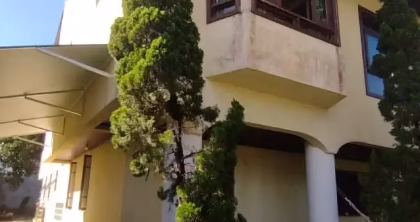 Casa  sobrado na praia do tombo!!!  4 dormitórios sendo 1 suíte