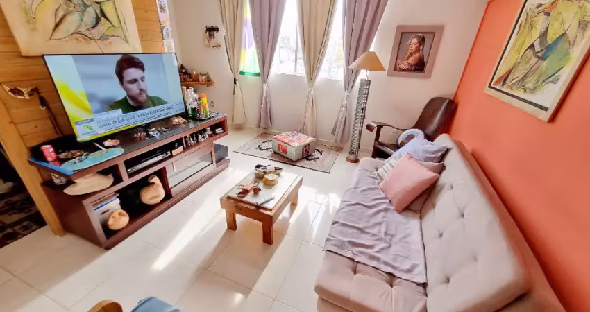 Apartamento no coração do Estreito, com fácil acesso as pontes! Prédio com elevador, 1 vaga de garagem!