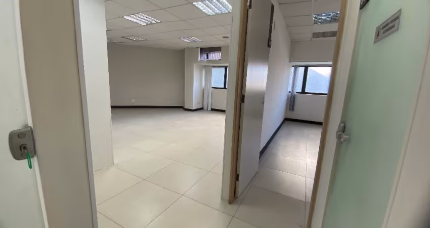 Alugo sala comercial 105m, 2 vagas, Av Tancredo Neves
