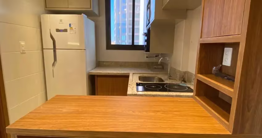 Vendo studio mobiliado com varanda caminho das árvores