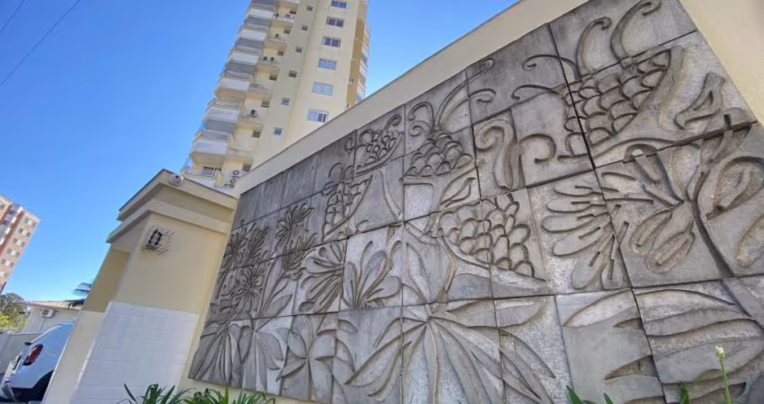 Apartamento 3 dormitórios em Barreiros