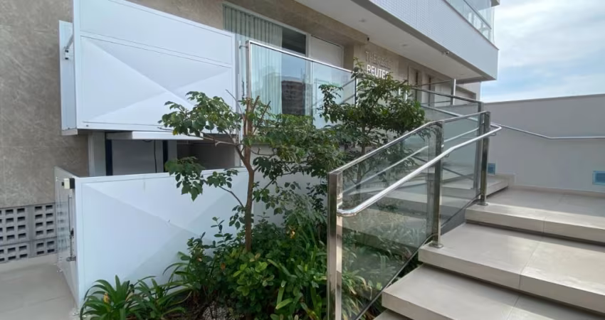 Apartamento 2 dormitórios em Barreiros