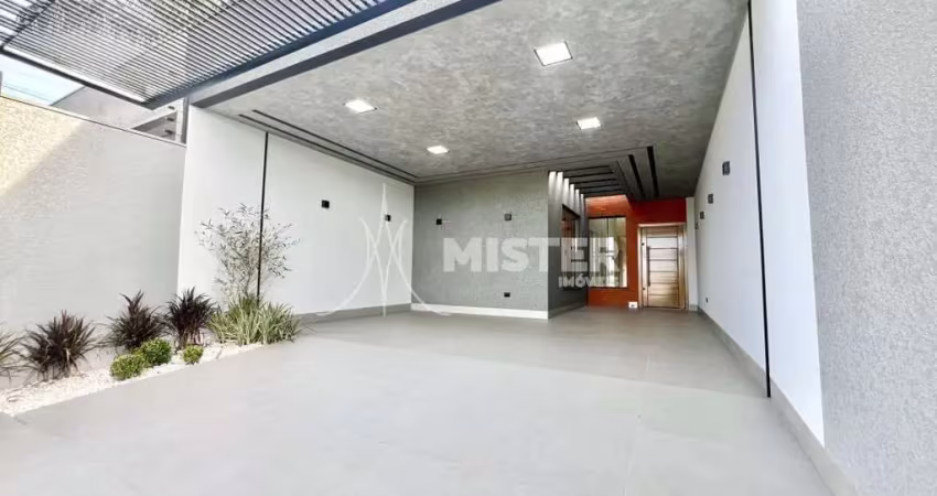 Fabulosa Casa com Três Suítes e Piscina no Jardim Paraízo em Maringá.