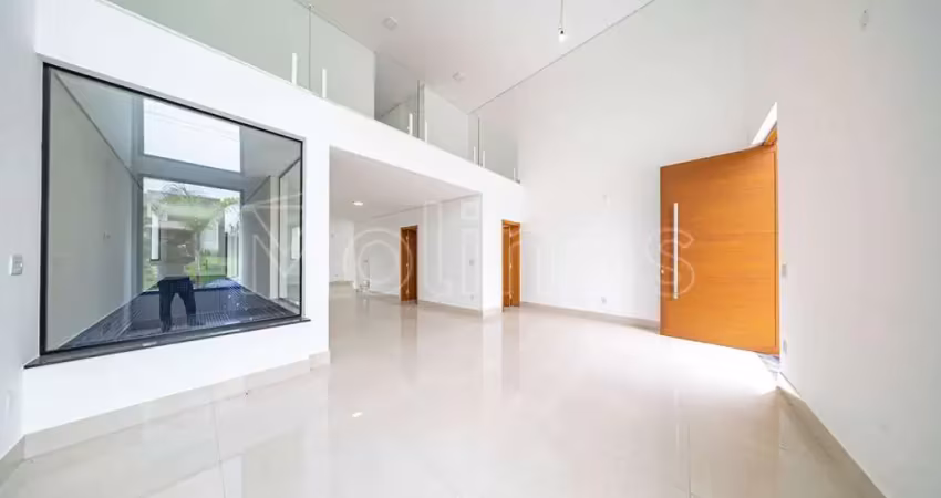 Casa em Condomínio a venda  4 suítes