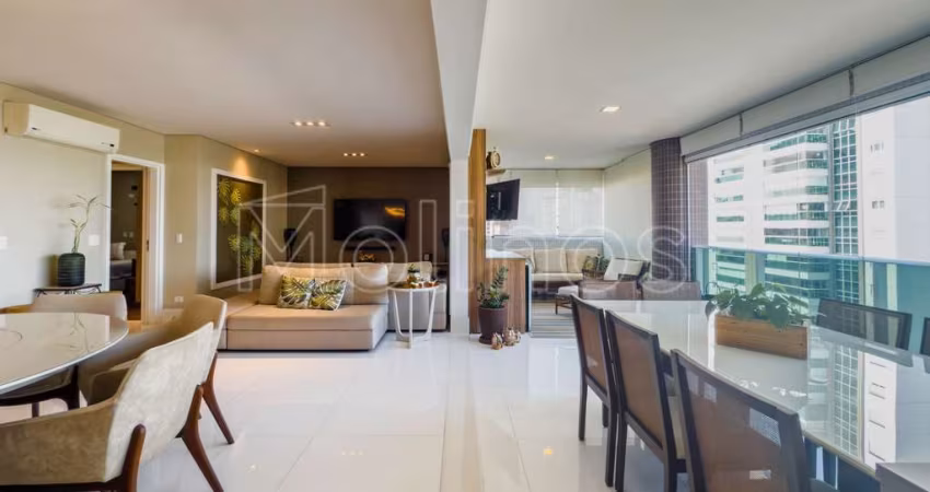 Apartamento Alto Padrão com 3 suítes e 4 vagas de garagem no Anália Franco