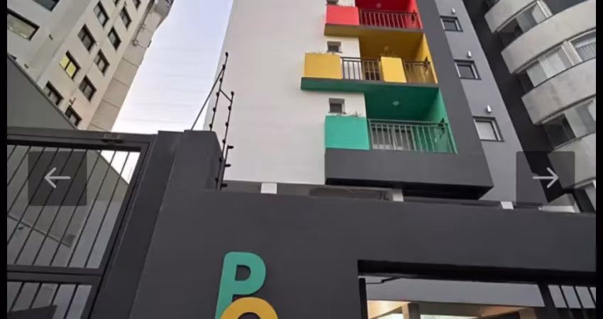 Apartamento semimobiliado com 3 dormitórios e 2 vagas de garagem no panazzolo em caxias do sul.