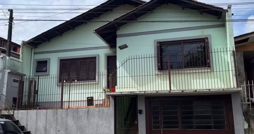 Casa  com 3 quartos no bairro bom pastor em caxias do sul