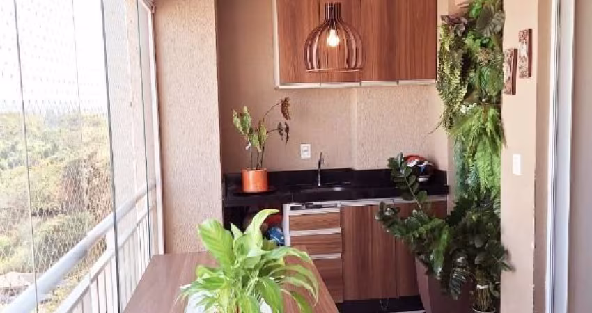 Lindo apartamento frente para o parque.
