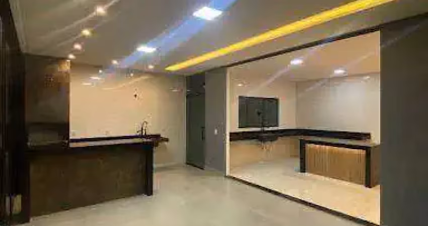 Linda casa com 372m de terreno em bairro nobre a venda!!
