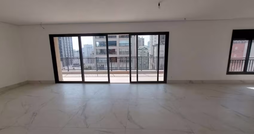 Atraente apartamento tipo para venda com 3 quartos, sendo 3 suítes, 226m²