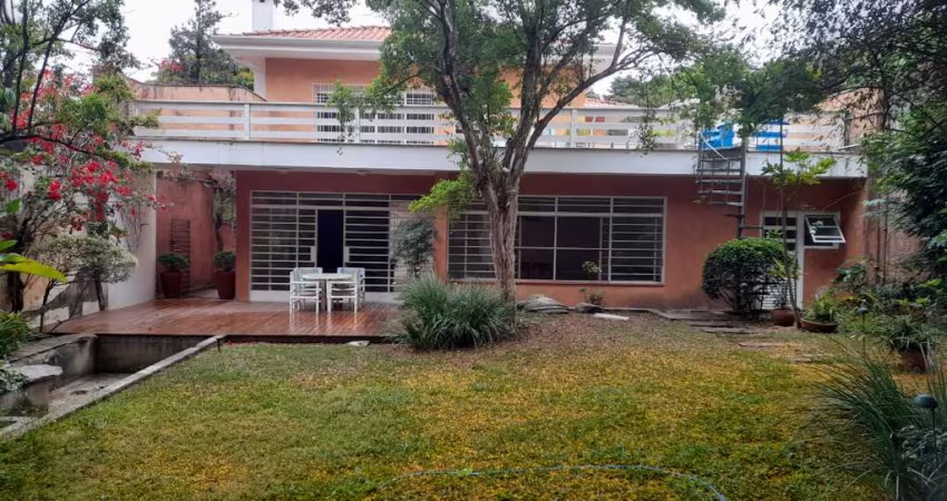 Deslumbrante casa tipo para venda com 3 quartos, 380m²