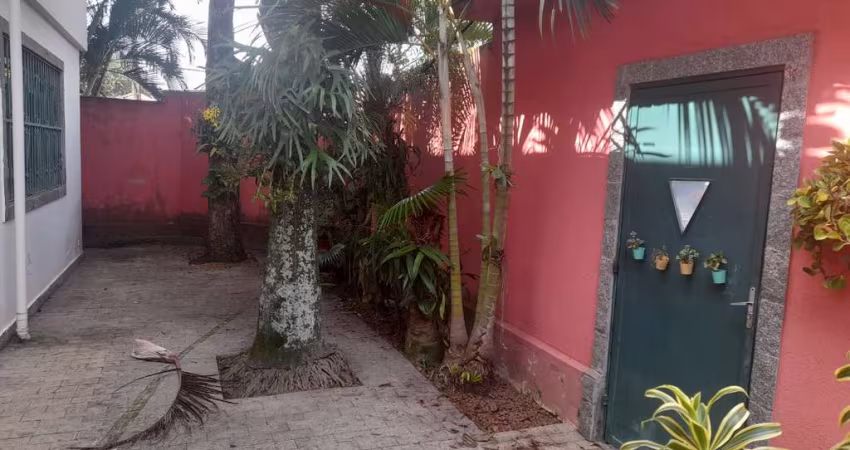 Espetacular casa tipo para venda com 5 quartos, sendo 3 suítes, 520m²