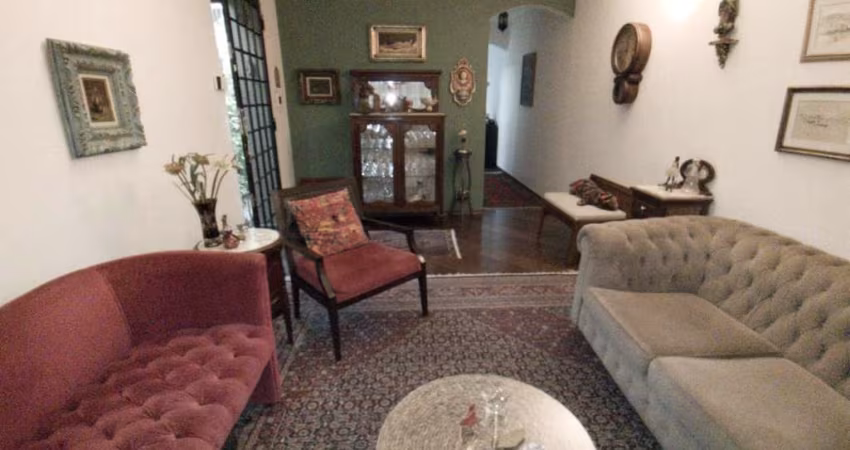 Elegante casa tipo para venda com 3 quartos, sendo 1 suíte, 170m²