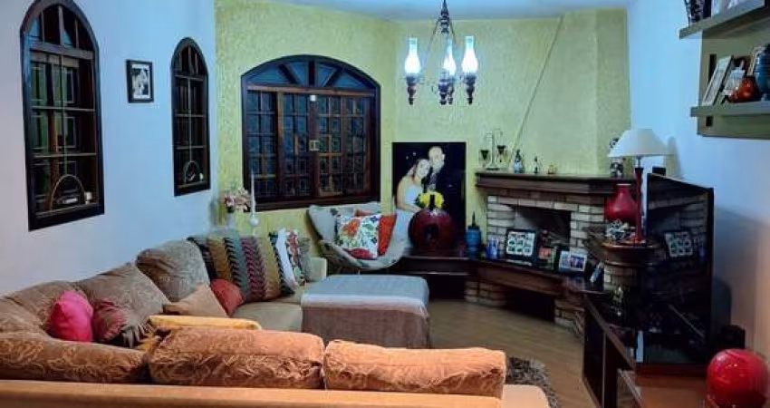Funcional casa tipo para venda com 3 quartos, 200m²