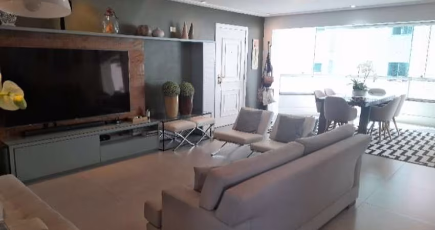 Elegante apartamento tipo para venda com 3 quartos, sendo 3 suítes, 190m²