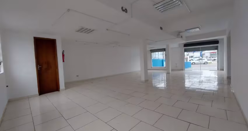 Ampla sala térrea com estacionamento - localizada na rua francisco derosso